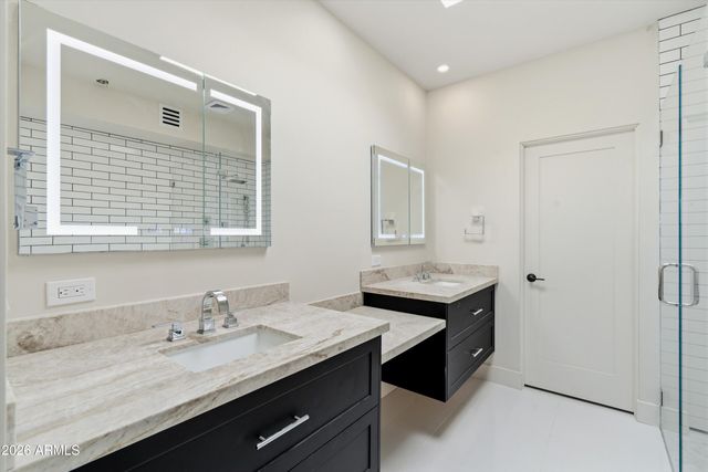8565 E VISTA DEL LAGO -- N, Scottsdale, AZ 85255
