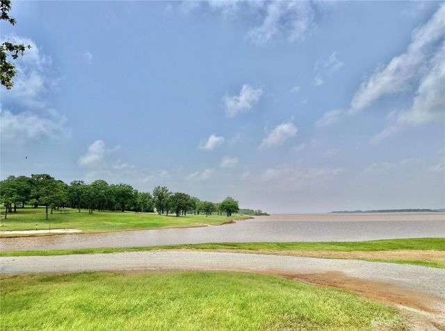 143 Whispering Pine Drive, Gordonville, TX 76245