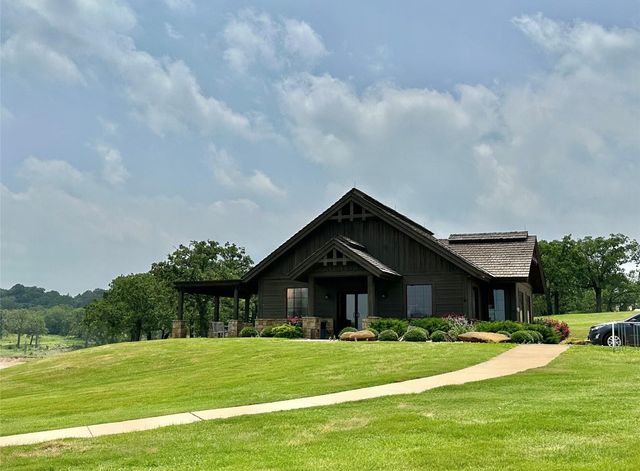 143 Whispering Pine Drive, Gordonville, TX 76245