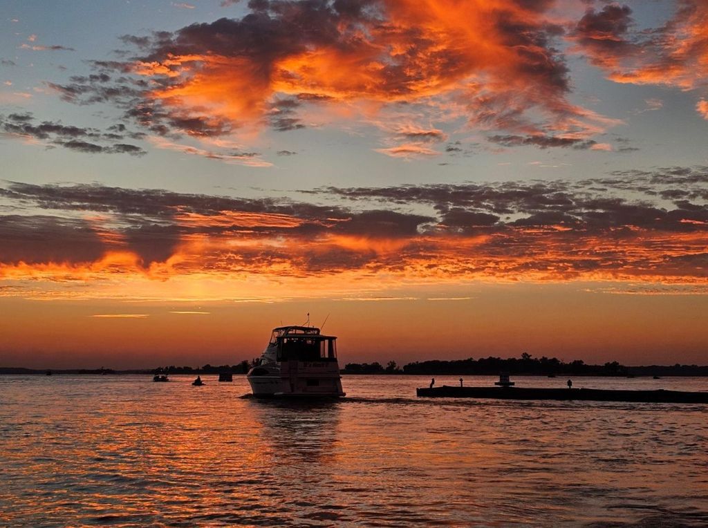 143 Whispering Pine Drive, Gordonville, TX 76245