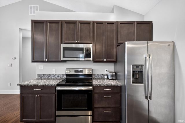 1164 S Hayden Court, Ellettsville, IN 47429
