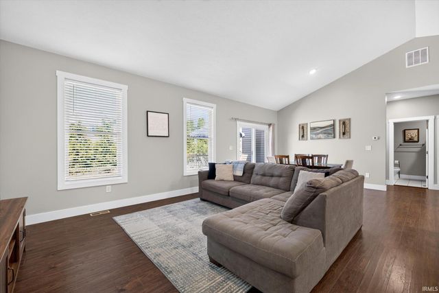 1164 S Hayden Court, Ellettsville, IN 47429