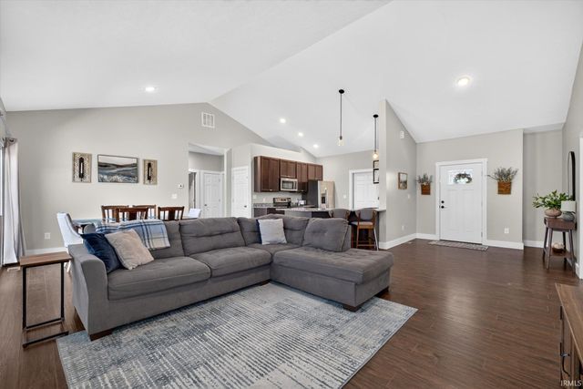 1164 S Hayden Court, Ellettsville, IN 47429