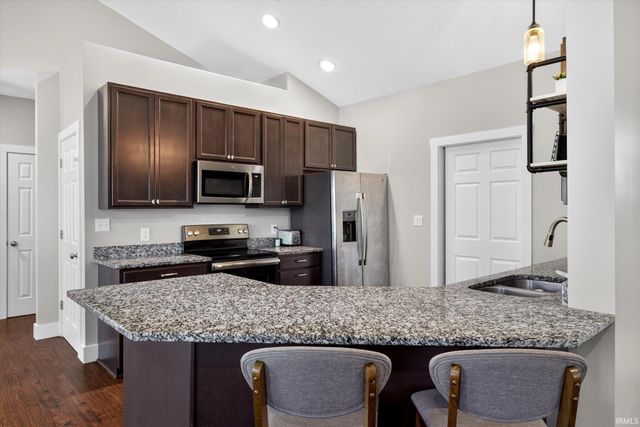 1164 S Hayden Court, Ellettsville, IN 47429