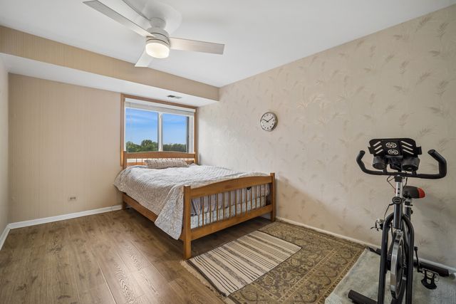 250 W Parliament Place 415, Mount Prospect, IL 60056
