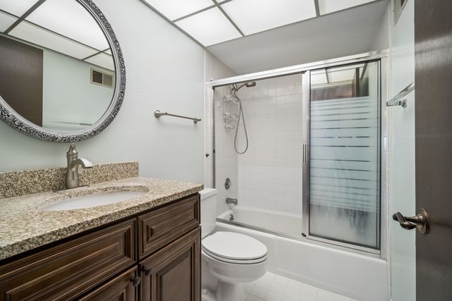 250 W Parliament Place 415, Mount Prospect, IL 60056