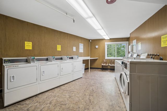 250 W Parliament Place 415, Mount Prospect, IL 60056