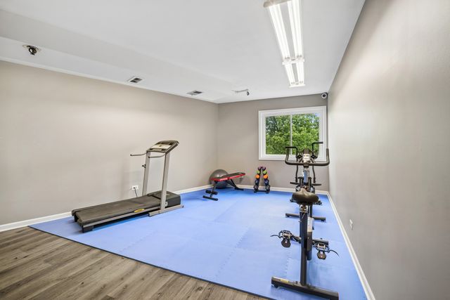 250 W Parliament Place 415, Mount Prospect, IL 60056