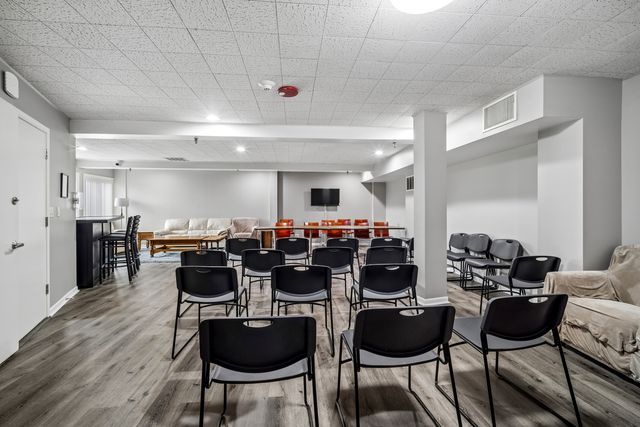 250 W Parliament Place 415, Mount Prospect, IL 60056