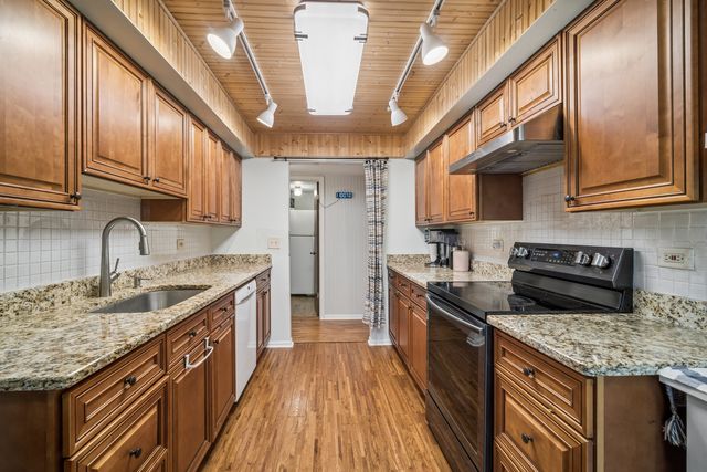 250 W Parliament Place 415, Mount Prospect, IL 60056