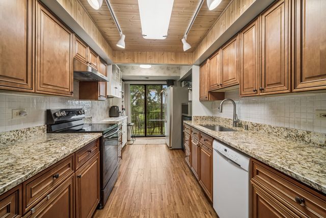 250 W Parliament Place 415, Mount Prospect, IL 60056