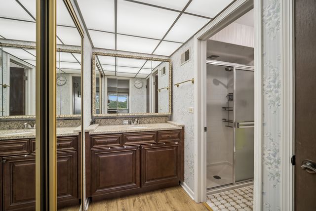 250 W Parliament Place 415, Mount Prospect, IL 60056