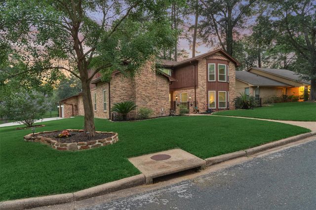 660 Hillcrest Drive, Huntsville, TX 77340