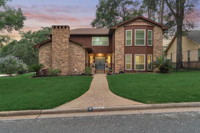 660 Hillcrest Drive, Huntsville, TX 77340