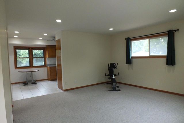 W151N8369 Thomas DRIVE, Menomonee Falls, WI 53051