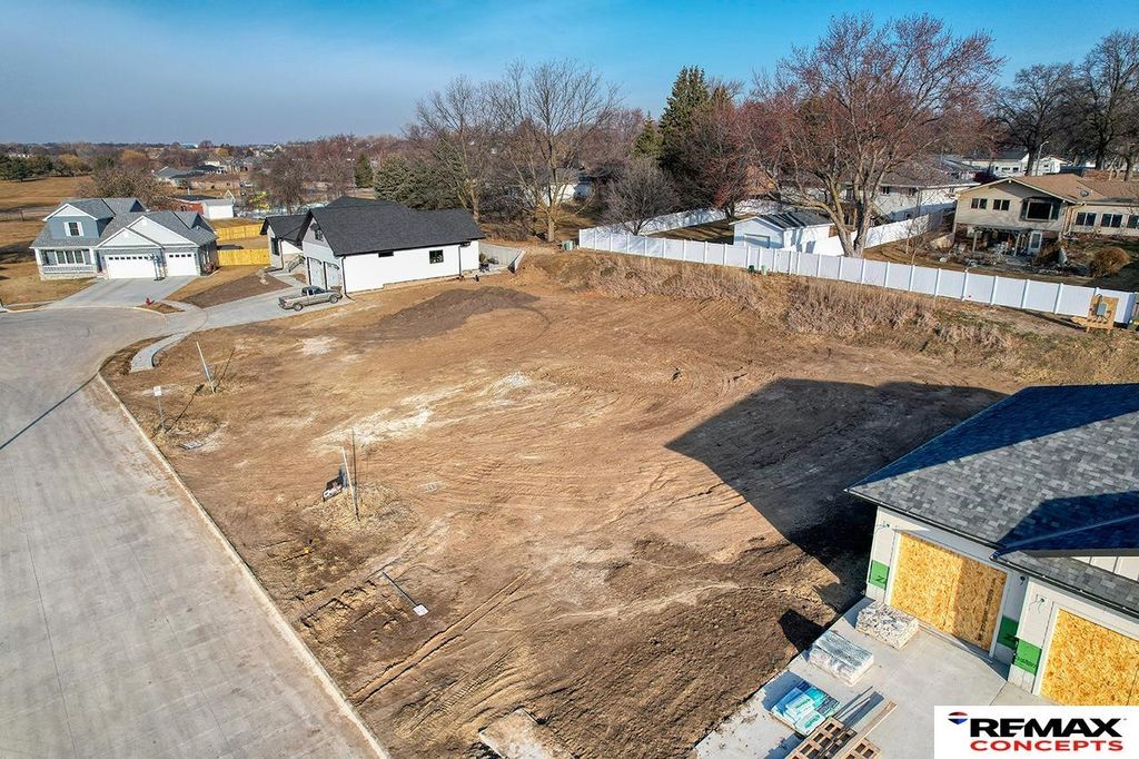 614 Timberline Circle, Milford, NE 68405