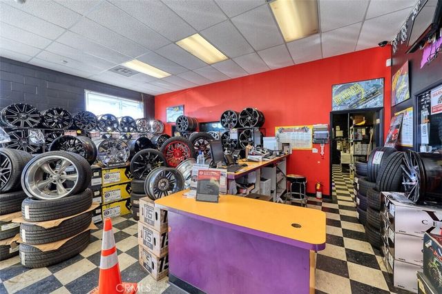 960 W Holt, Ontario, CA 91762