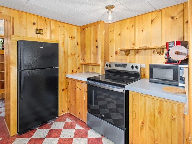 881 Spring St, Estes Park, CO 80517