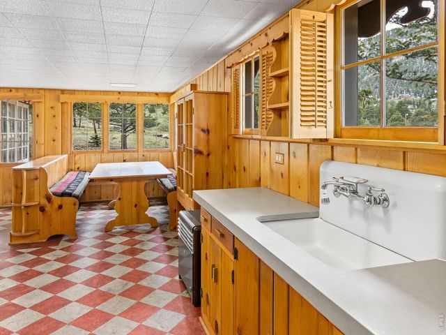 881 Spring St, Estes Park, CO 80517