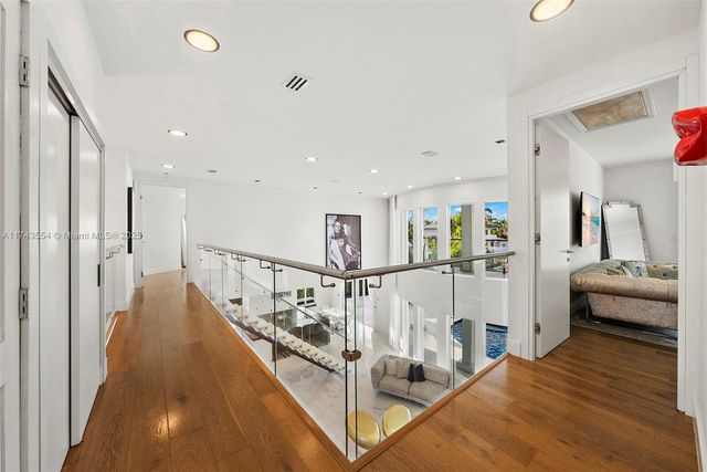 3251 NE 164th St, North Miami Beach, FL 33160