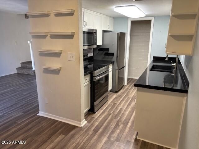 948 S ALMA SCHOOL Road 147, Mesa, AZ 85210