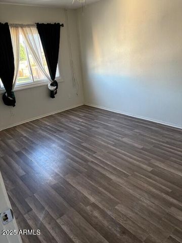 948 S ALMA SCHOOL Road 147, Mesa, AZ 85210