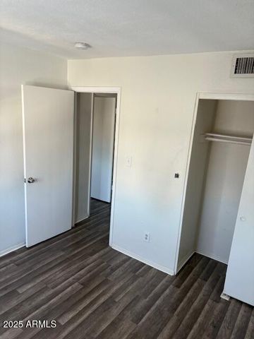 948 S ALMA SCHOOL Road 147, Mesa, AZ 85210