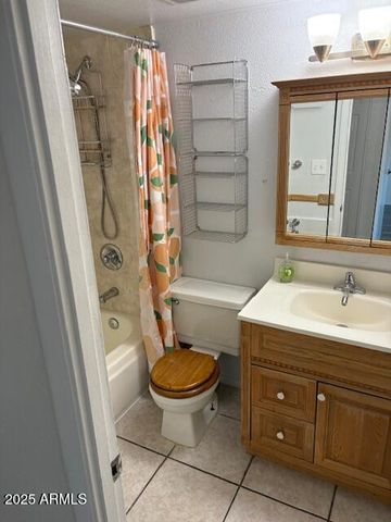 948 S ALMA SCHOOL Road 147, Mesa, AZ 85210