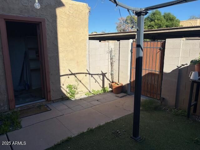 948 S ALMA SCHOOL Road 147, Mesa, AZ 85210