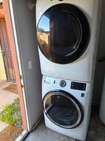 948 S ALMA SCHOOL Road 147, Mesa, AZ 85210