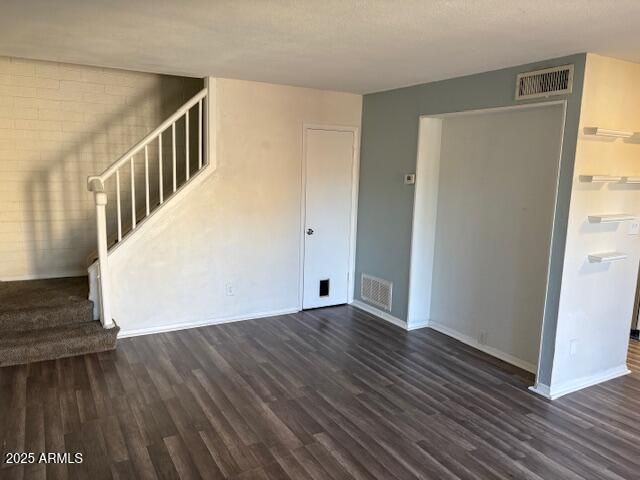 948 S ALMA SCHOOL Road 147, Mesa, AZ 85210