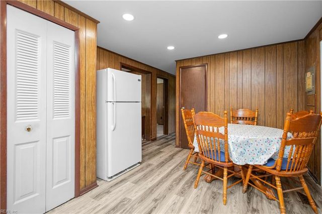 1837 Pocaty RD, Chesapeake, VA 23322