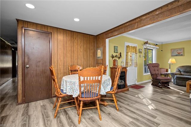 1837 Pocaty RD, Chesapeake, VA 23322