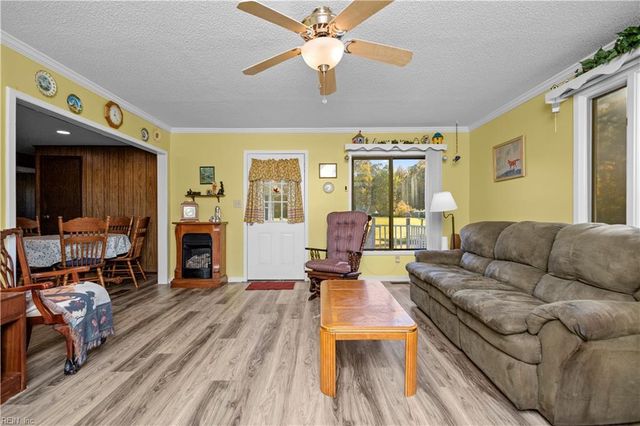 1837 Pocaty RD, Chesapeake, VA 23322