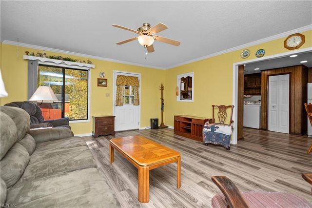 1837 Pocaty RD, Chesapeake, VA 23322