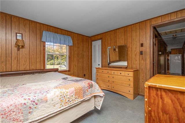 1837 Pocaty RD, Chesapeake, VA 23322