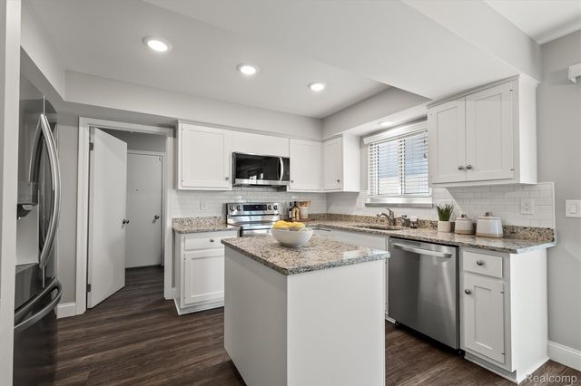 2006 WALDONS, West Bloomfield Charter Township, MI 48322