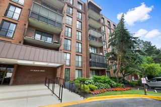 111 Acacia Drive 306, Indian Head Park, IL 60525