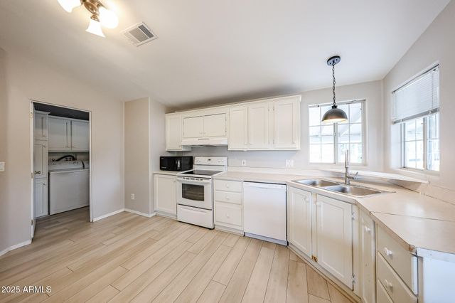 3901 E PINNACLE PEAK Road 87, Phoenix, AZ 85050