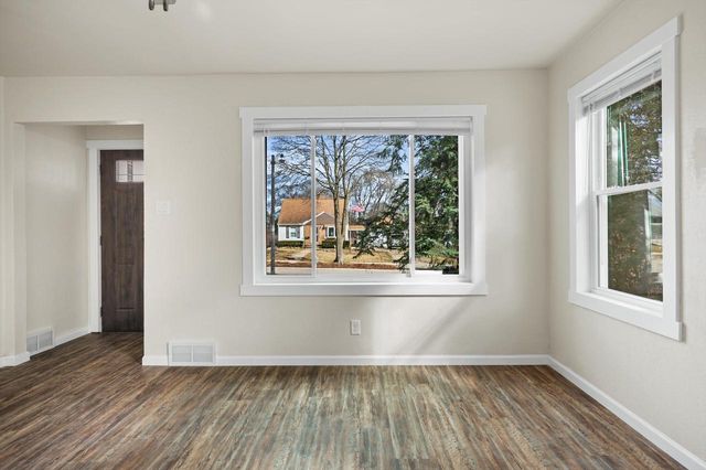 5375 N 64th STREET, Milwaukee, WI 53218