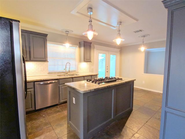 15 Thorn Berry Place, Spring, TX 77381