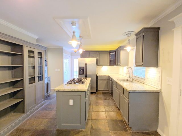 15 Thorn Berry Place, Spring, TX 77381