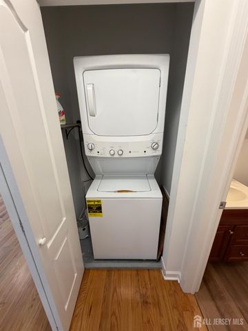 16 E Kupsch Street E A, Sayreville, NJ 08872