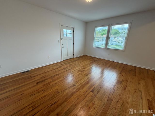 16 E Kupsch Street E A, Sayreville, NJ 08872