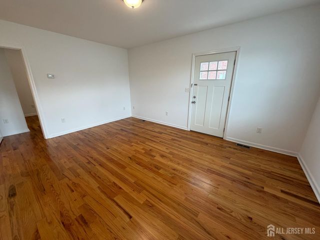 16 E Kupsch Street E A, Sayreville, NJ 08872