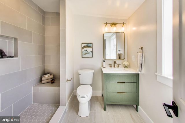 3527 HERTFORD PL NW, Washington, DC 20010