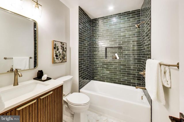 3527 HERTFORD PL NW, Washington, DC 20010