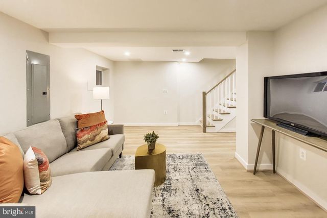 3527 HERTFORD PL NW, Washington, DC 20010