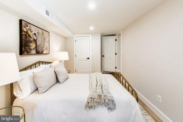 3527 HERTFORD PL NW, Washington, DC 20010
