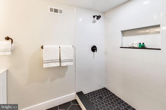 3527 HERTFORD PL NW, Washington, DC 20010